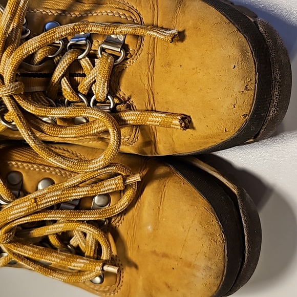 Women's Timberland Mid-Boot. - Picture 6 of 9